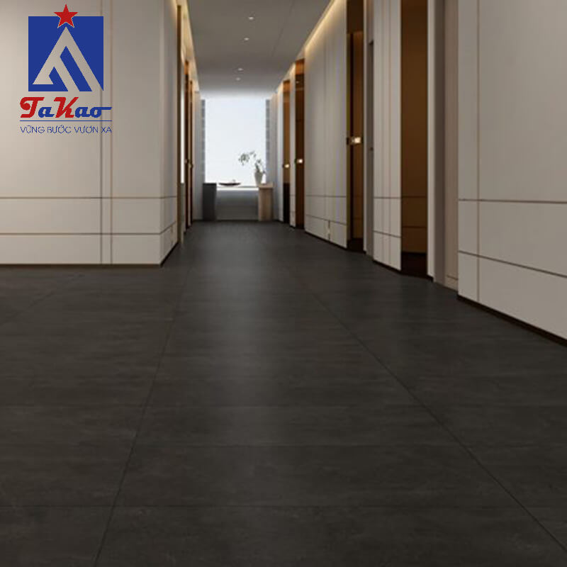 Với độ bền cao và khả năng chịu lực tốt, gạch fullbody được sử dụng nhiều trong các công trình công cộng như bệnh viện, trường học, và sân bay